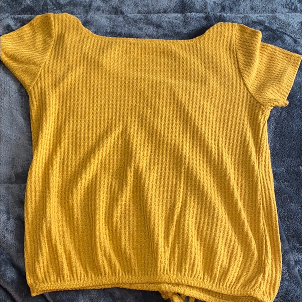Yellow Top - Picture 2 of 3